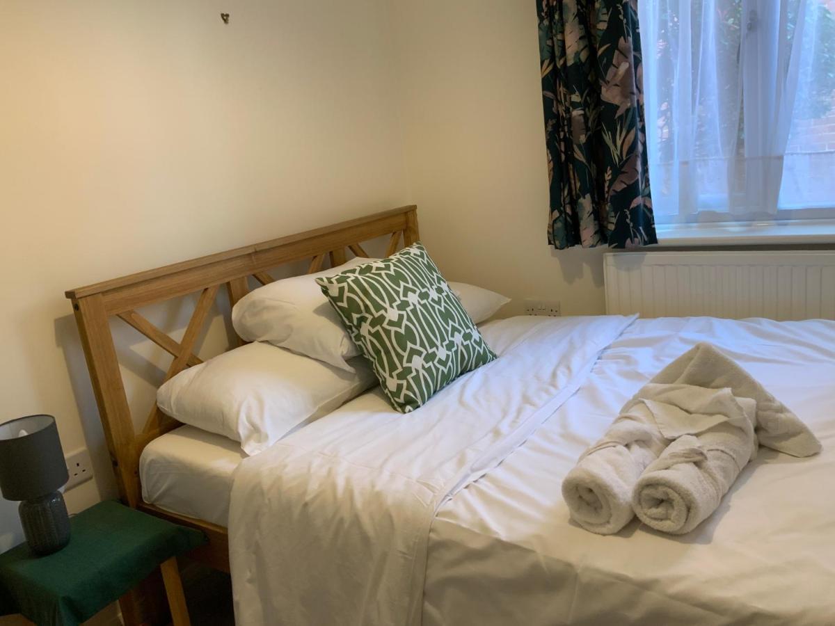 2 Bedroom Apartment Near Southfields London Exterior foto