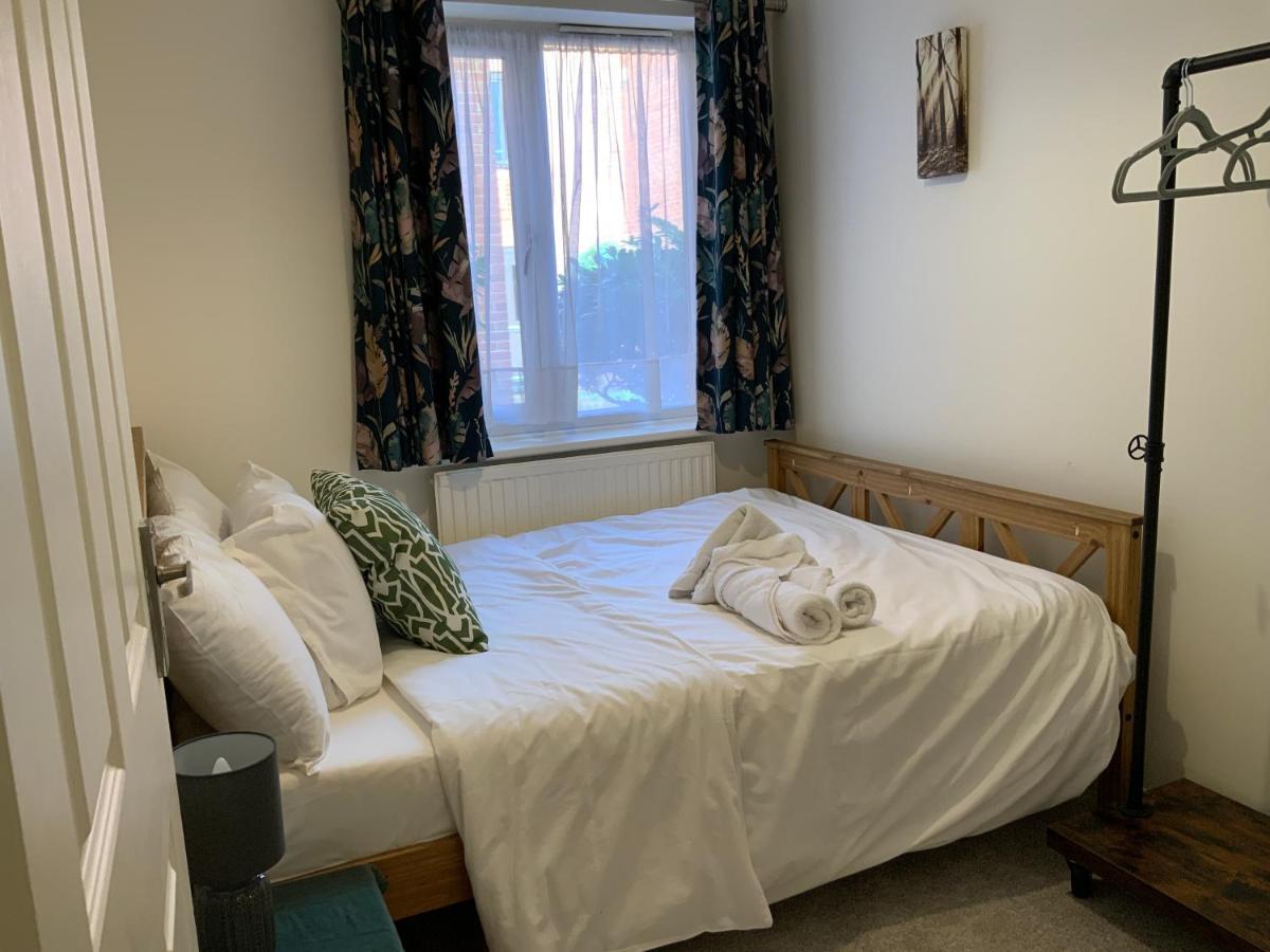 2 Bedroom Apartment Near Southfields London Exterior foto